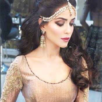 Humaima Malick flies to India for Raja Natawarlal